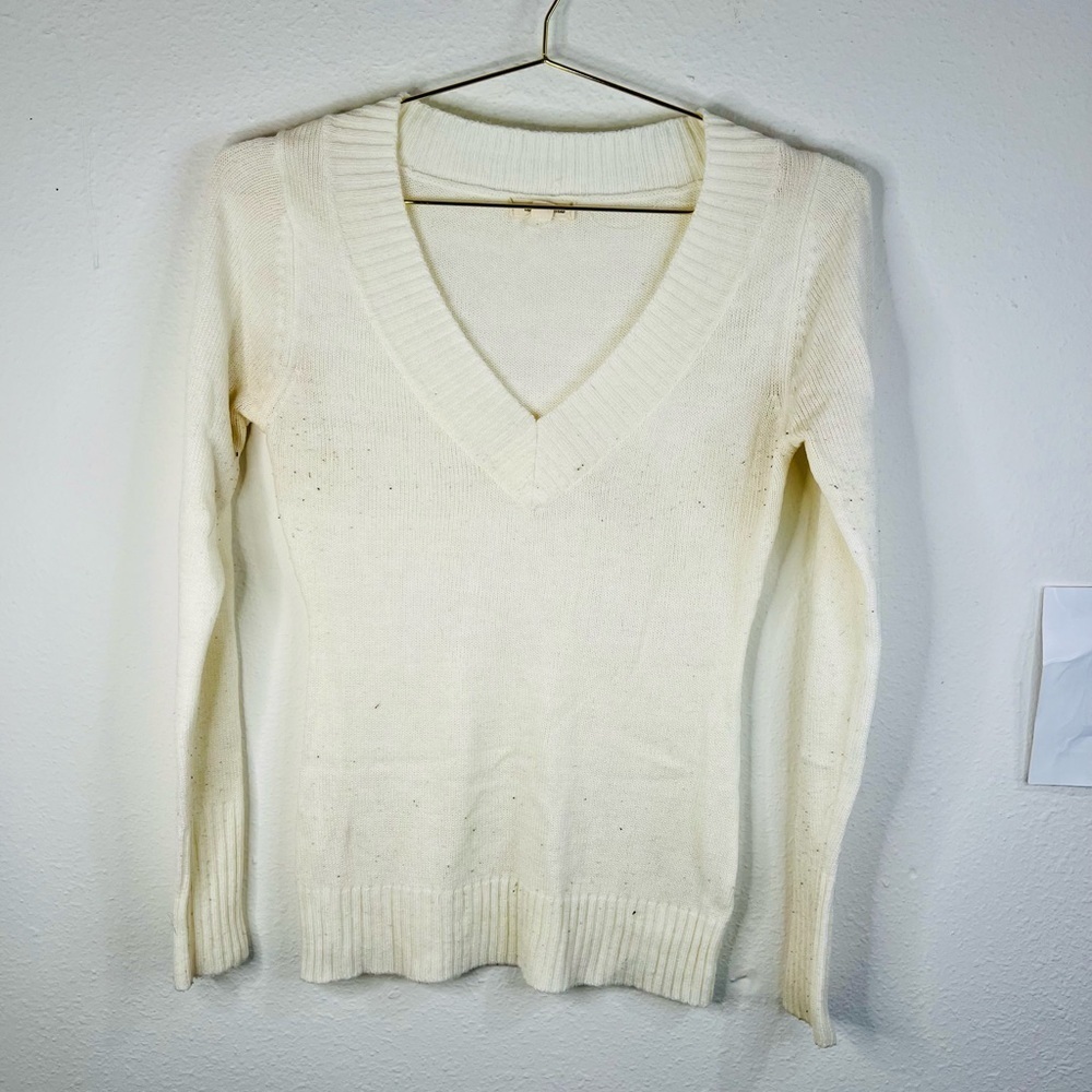 Zenana Outfitters Women’s Ivory V-Neck Knit Sweater, Size Small Classic and Cozy